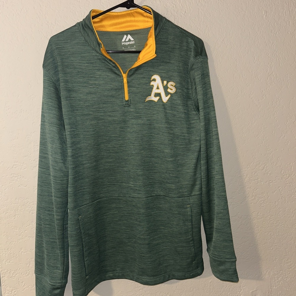 Majestic Athletics Men's Green Long Sleeve Baseball Shirt Spellout Front Pocket